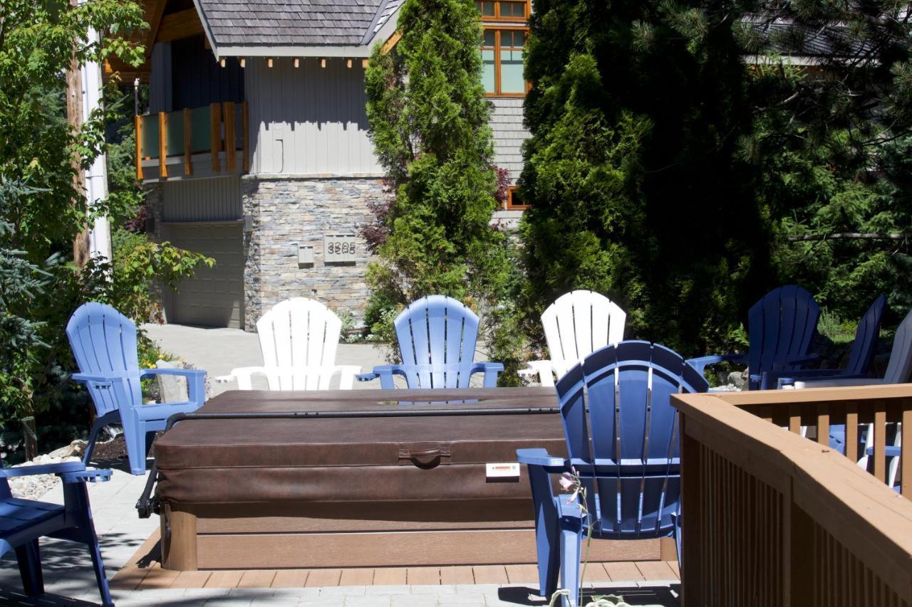 Villa Whistler Alpine Chalet Retreat & Wellness Extérieur photo