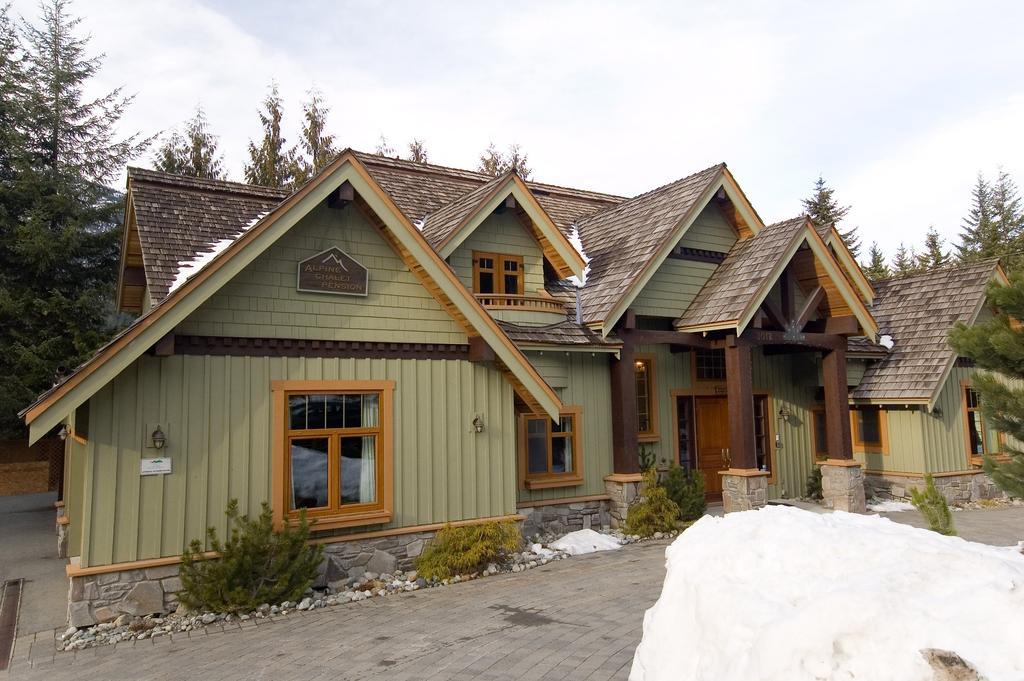 Villa Whistler Alpine Chalet Retreat & Wellness Extérieur photo