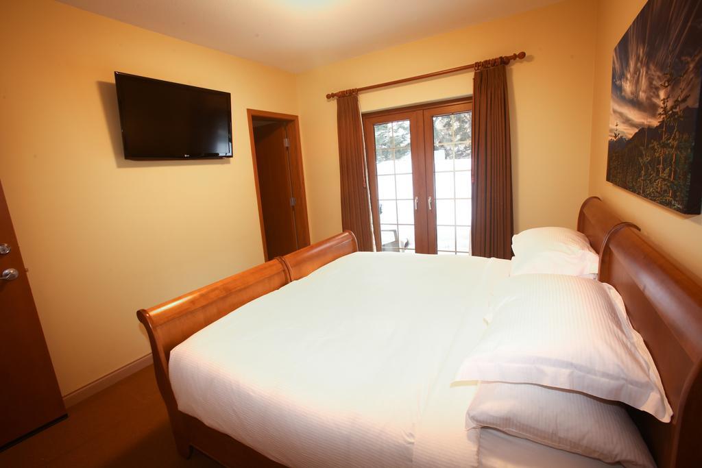 Villa Whistler Alpine Chalet Retreat & Wellness Extérieur photo