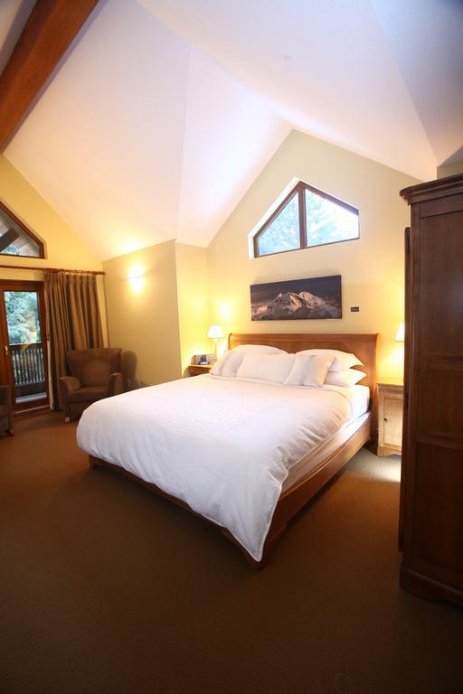 Villa Whistler Alpine Chalet Retreat & Wellness Extérieur photo