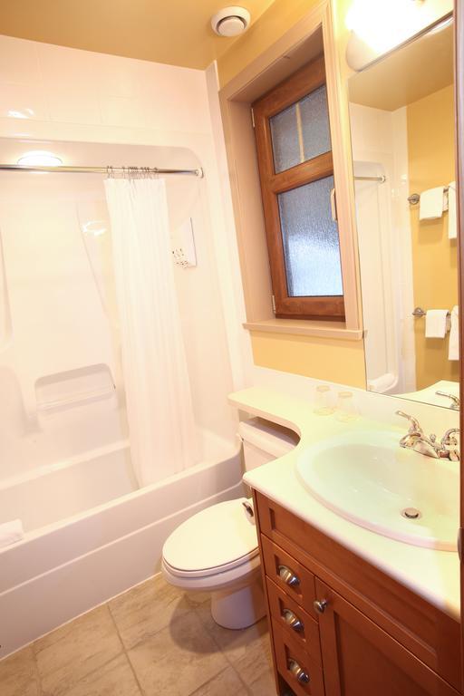Villa Whistler Alpine Chalet Retreat & Wellness Chambre photo