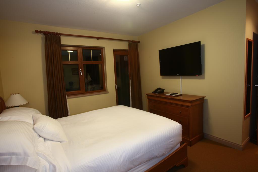 Villa Whistler Alpine Chalet Retreat & Wellness Chambre photo
