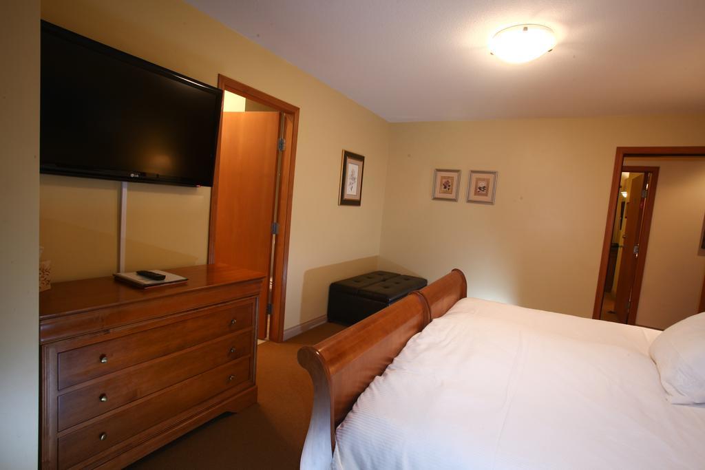 Villa Whistler Alpine Chalet Retreat & Wellness Chambre photo